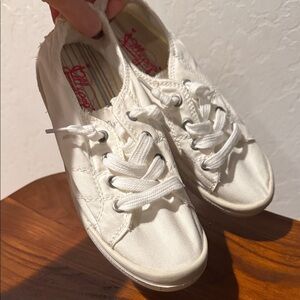 Jellypop Comfort Fit | White Canvas Sneakers | Women’s Size 5.5
